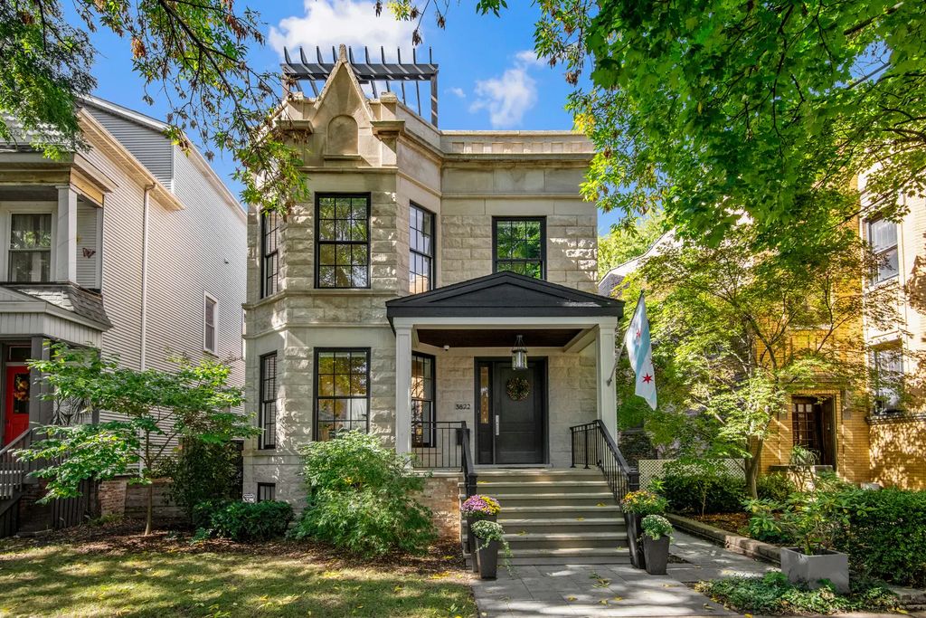 3822 N Hoyne Avenue, Chicago