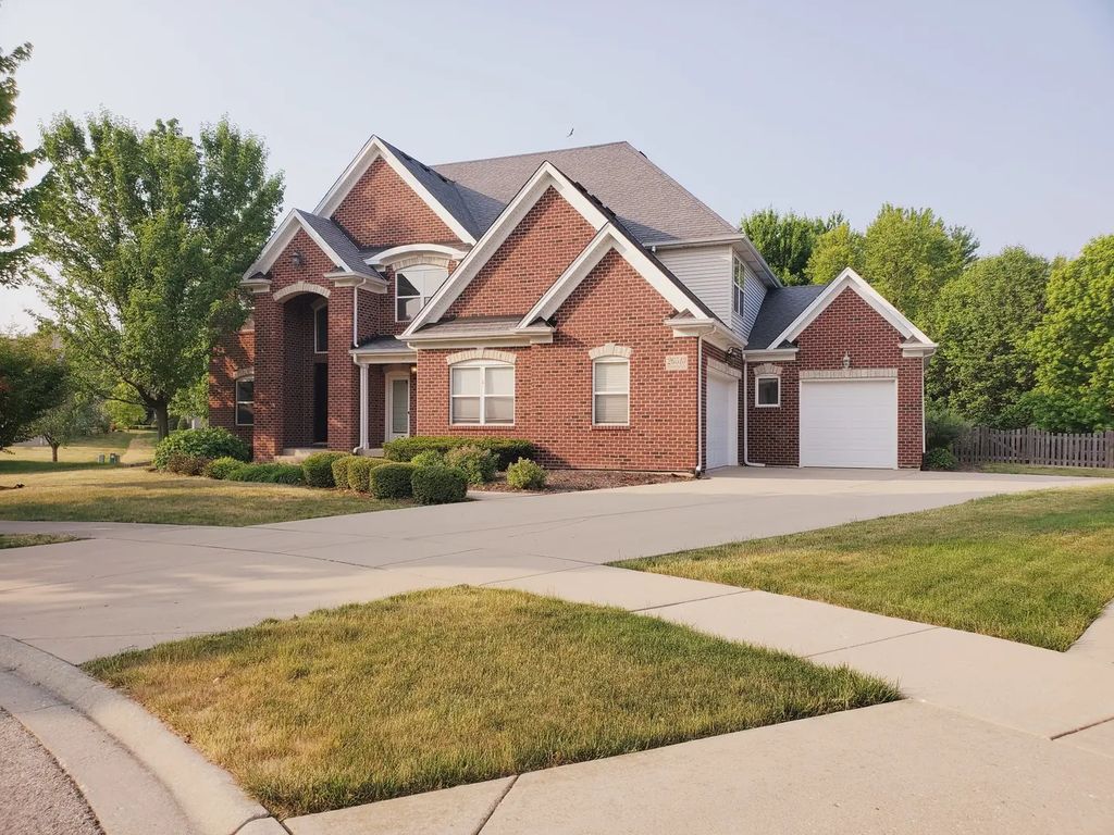 26513 Silverleaf Drive, Plainfield