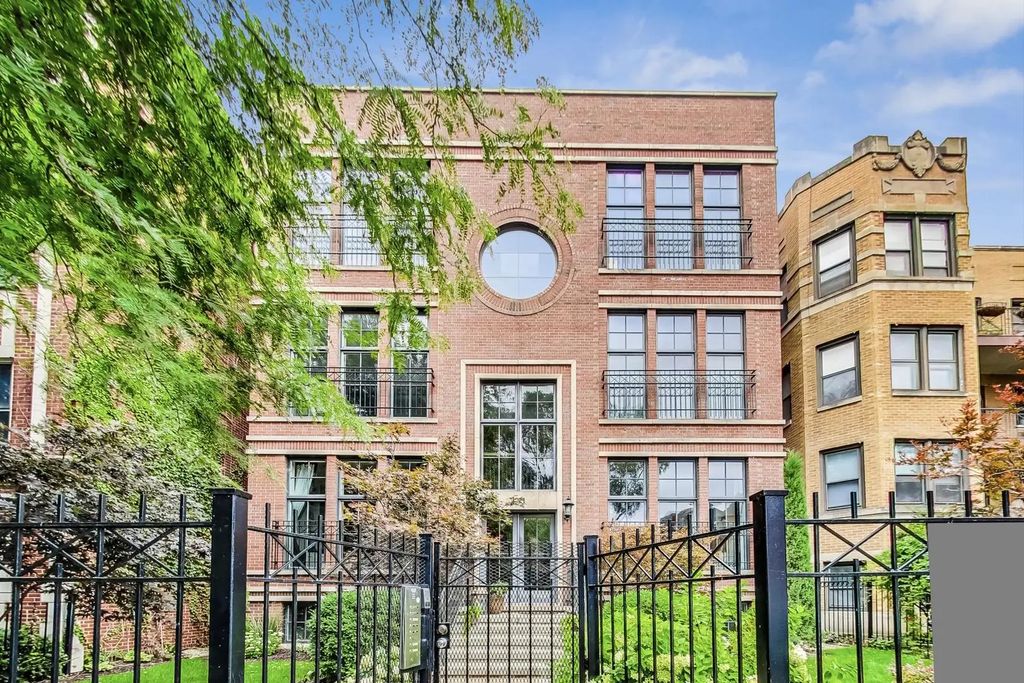 4721 N Malden Street 2s, Chicago
