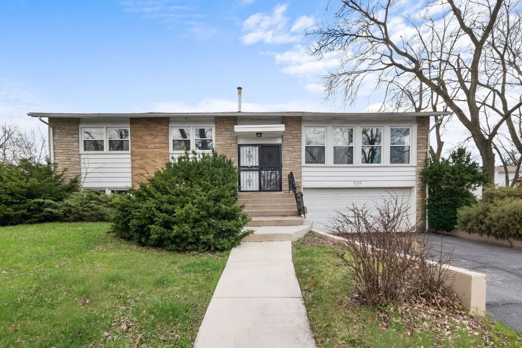 2808 Cherrywood Lane, Hazel Crest