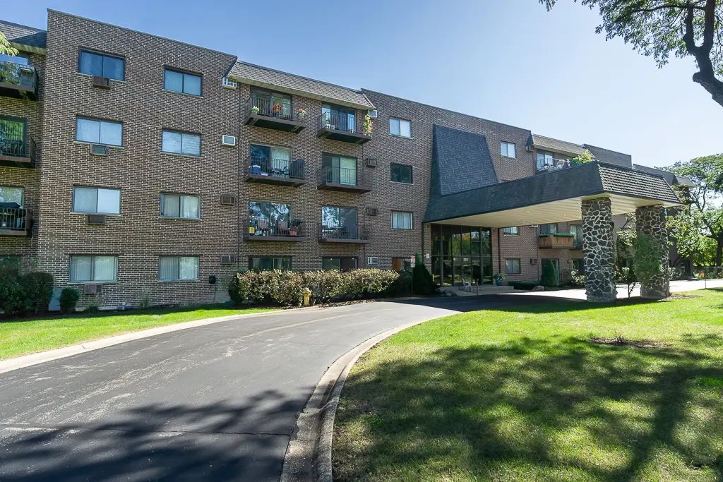 235 N Mill Road 313b, Addison