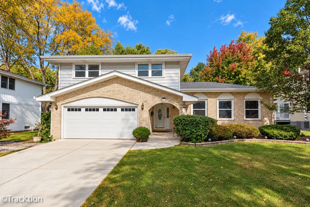 904 Weatherbee Avenue, Downers Grove