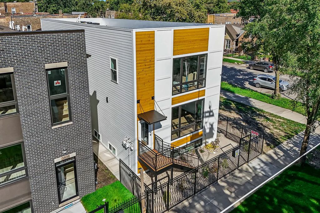 3804 W Ohio Street, Chicago