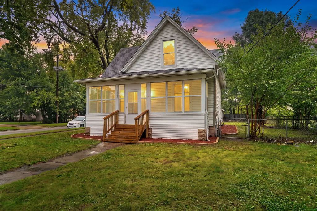 1802 16th Avenue, Rockford