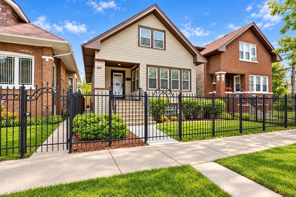 1217 N Mason Avenue, Chicago
