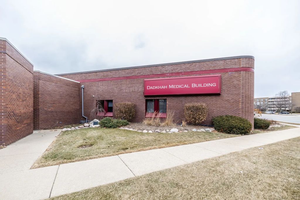 7126 N Lincoln Avenue, Lincolnwood
