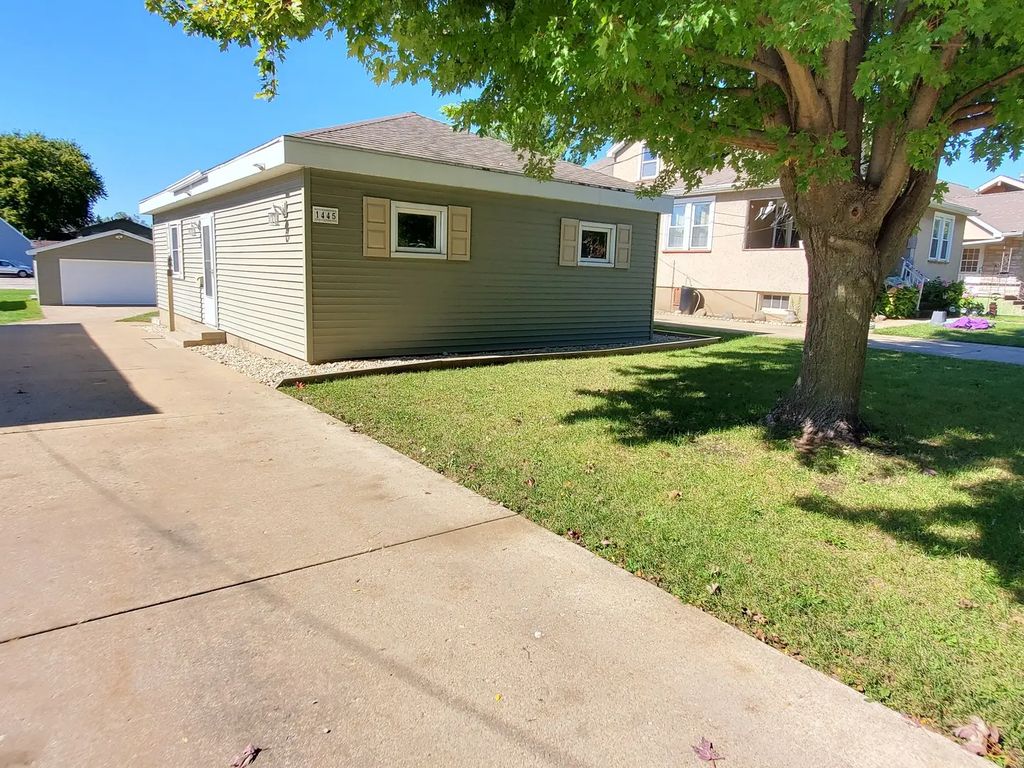 1445 Tonti Street, LaSalle