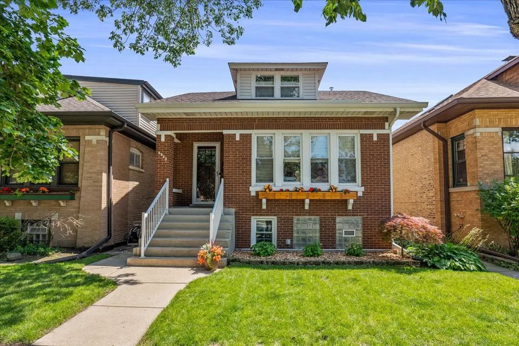 5523 W Pensacola Avenue, Chicago
