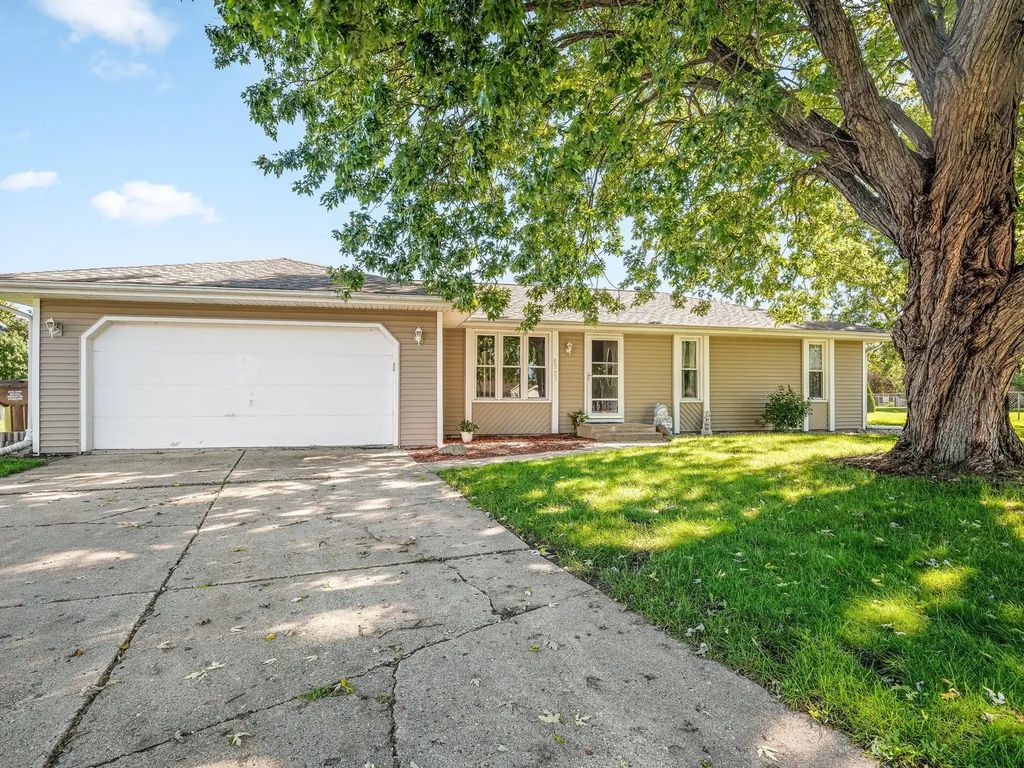 8523 Terrang Court, Machesney Park