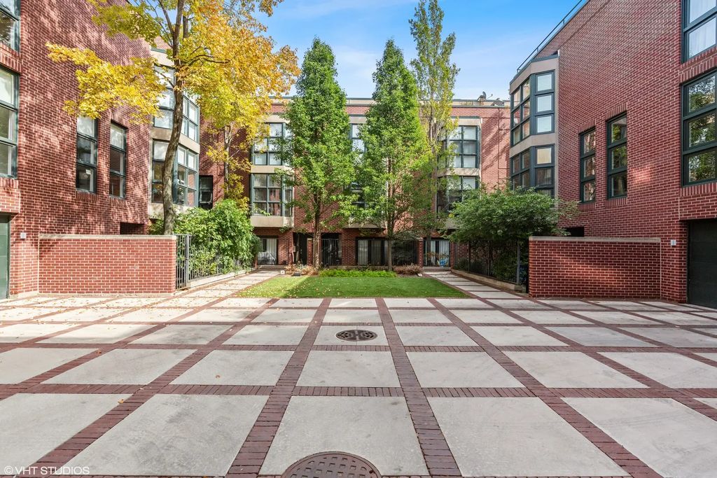 1701 N Halsted Street E2, Chicago