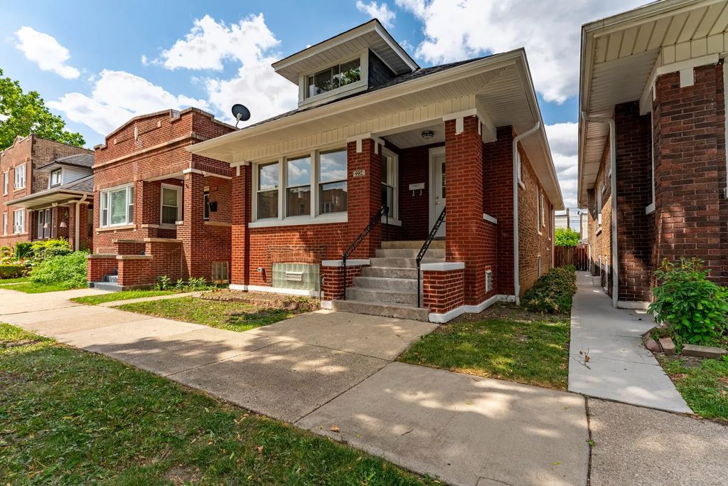 2234 Gunderson Avenue, Berwyn