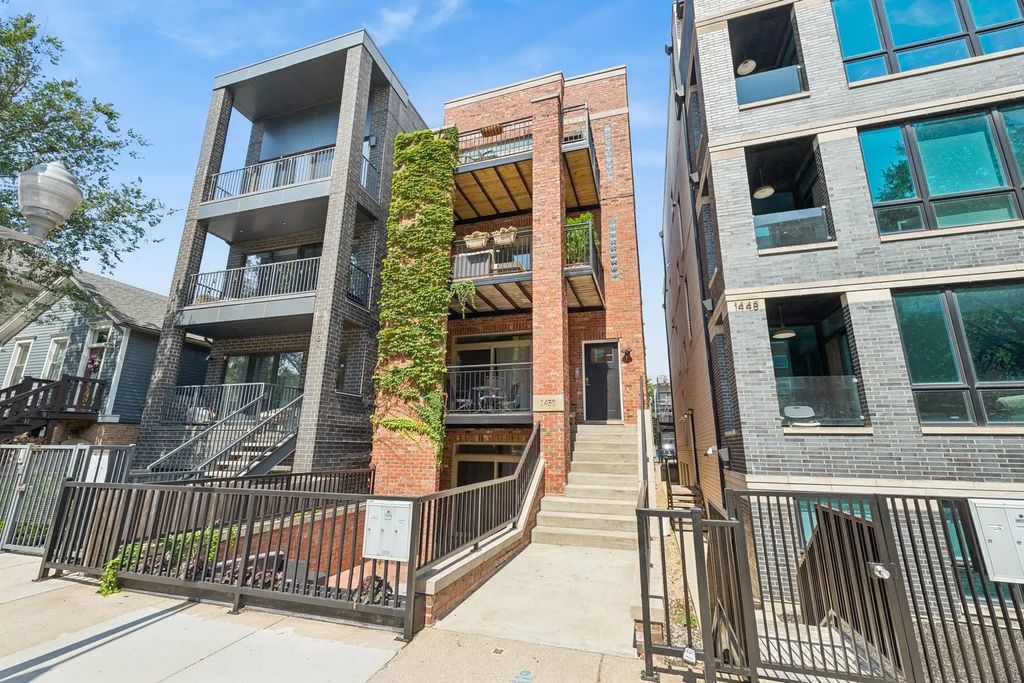 1450 W Chestnut Street 2, Chicago