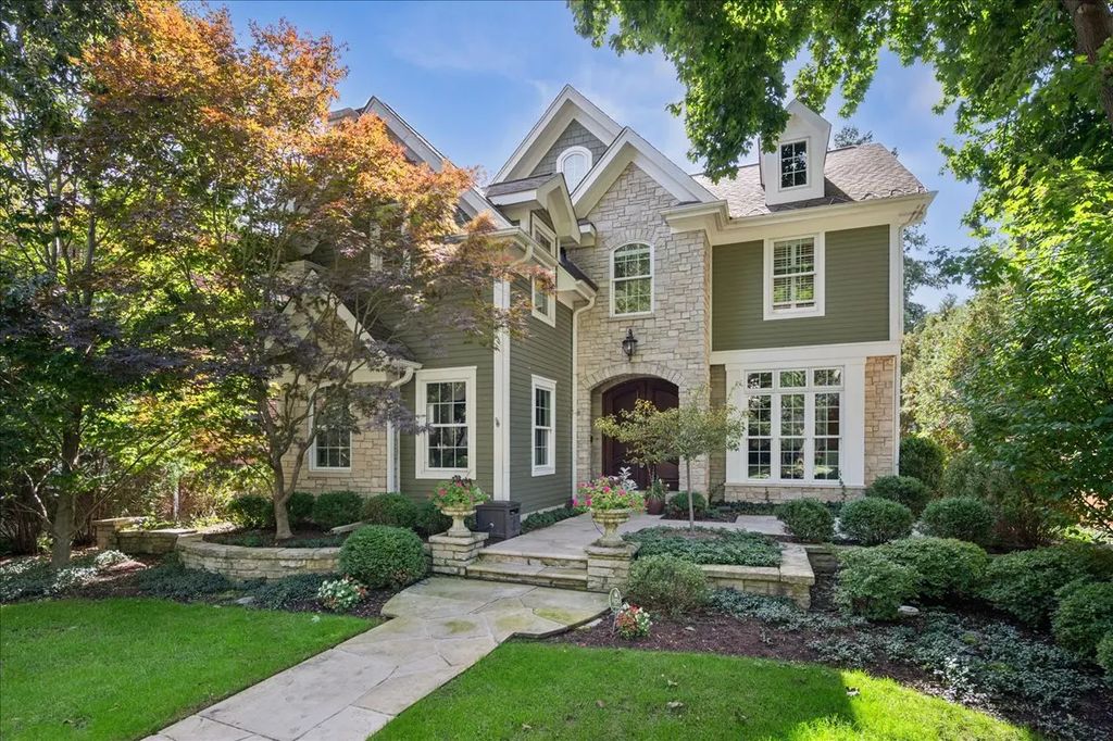 1036 Ash Street, Winnetka