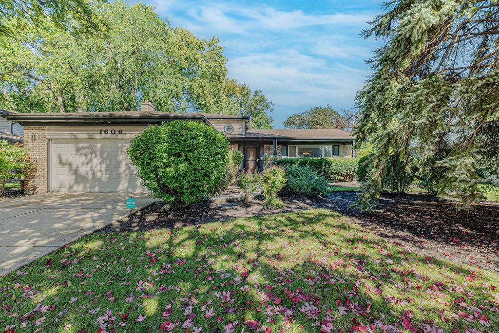 1606 E Waverly Court, Arlington Heights