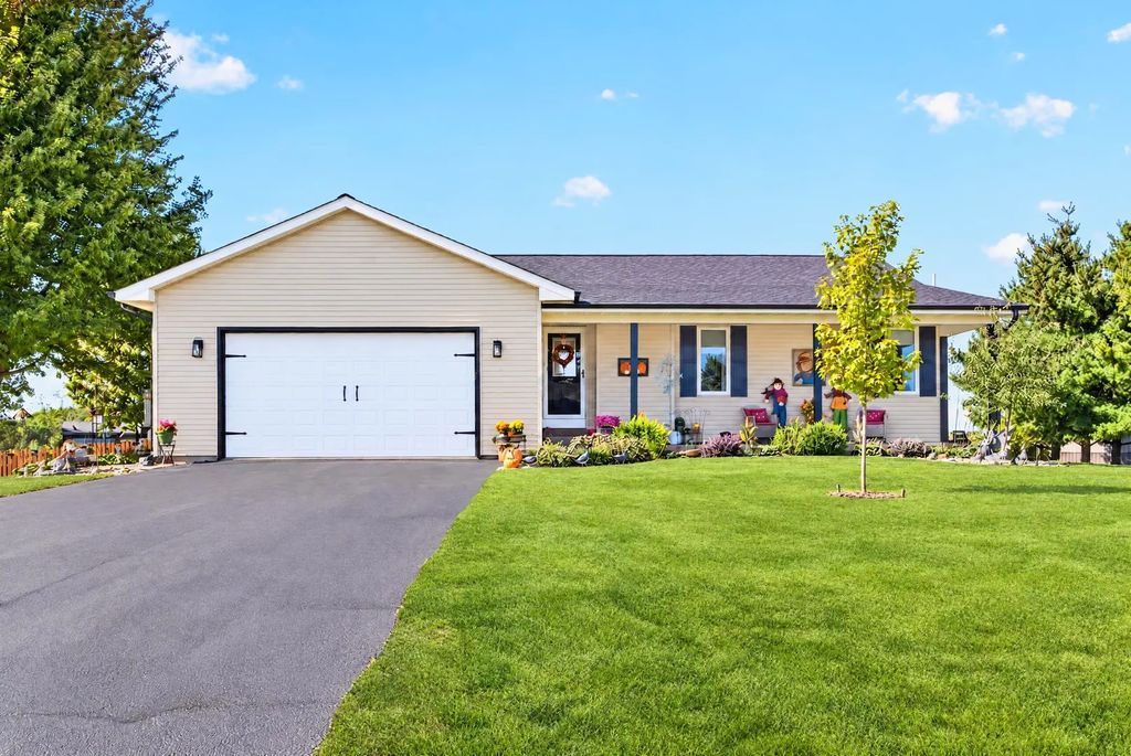 224 Windover Park Court, Rochelle