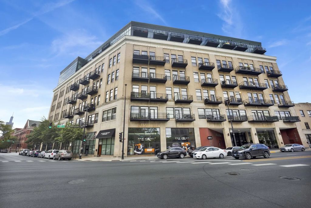 1645 W Ogden Avenue 718, Chicago