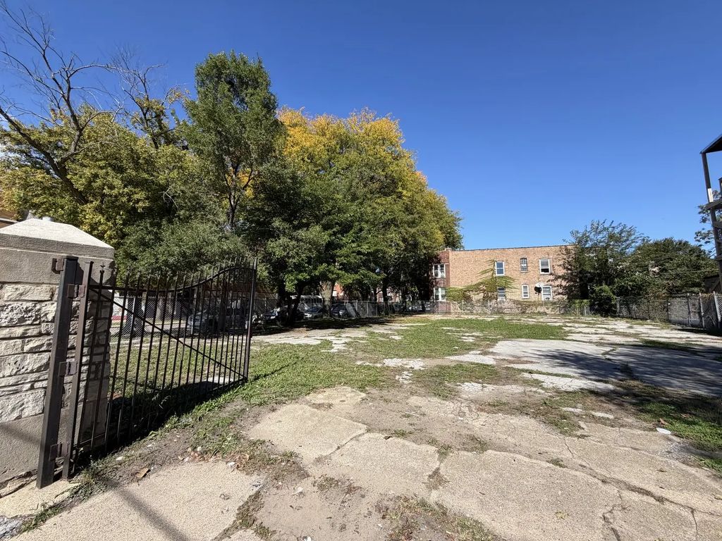 966 E 79th Street, Chicago