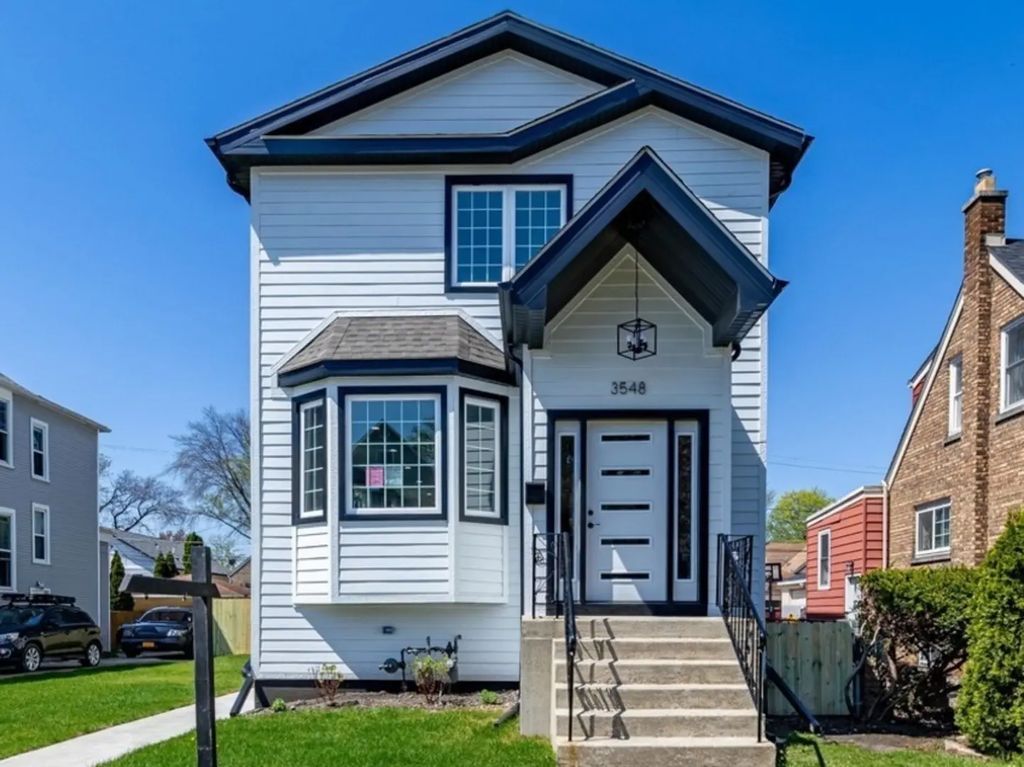 3548 Clinton Avenue, Berwyn