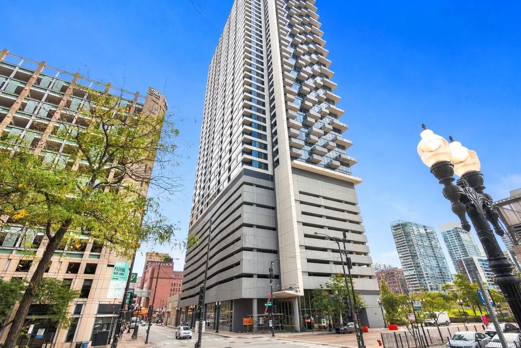 235 W Van Buren Street 4013, Chicago, 60605