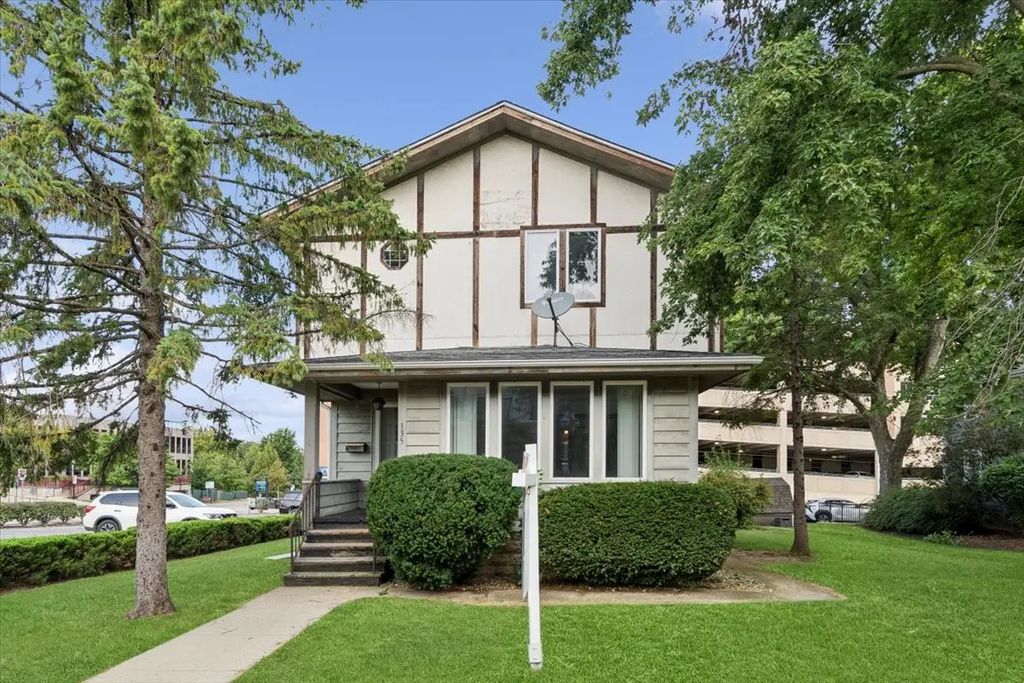 135 Aurora Avenue, Naperville