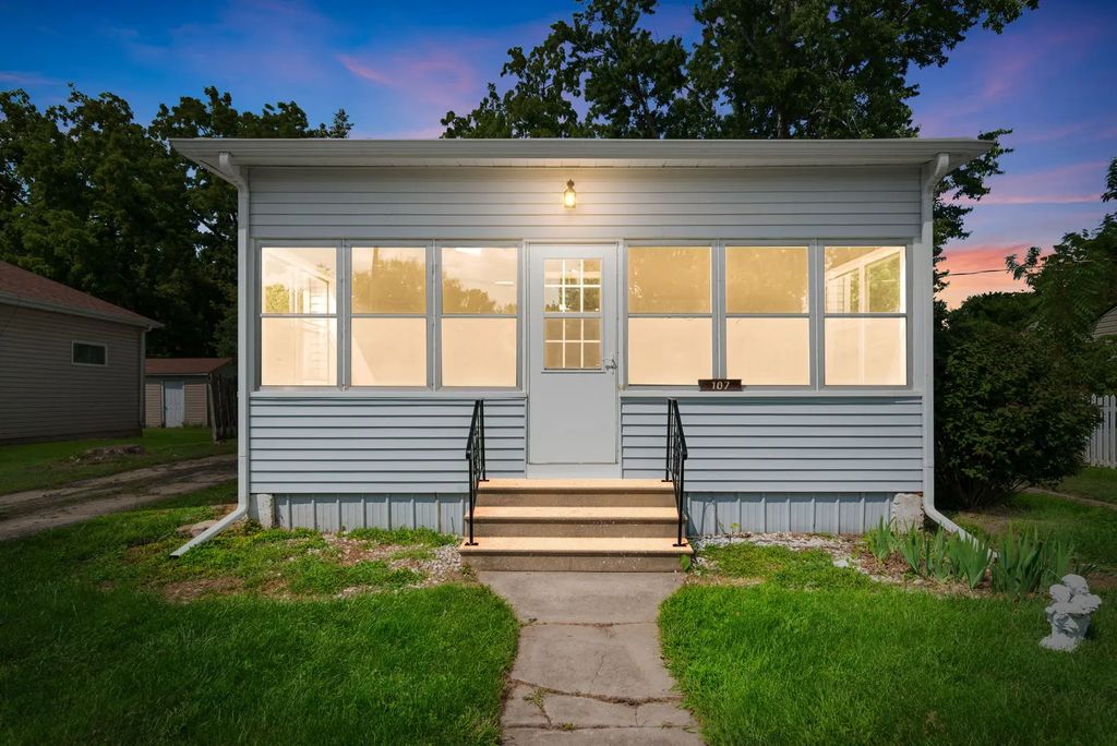 107 E Prairie Street, Plano