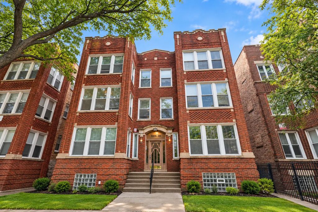 6818 S Cornell Avenue 2s, Chicago