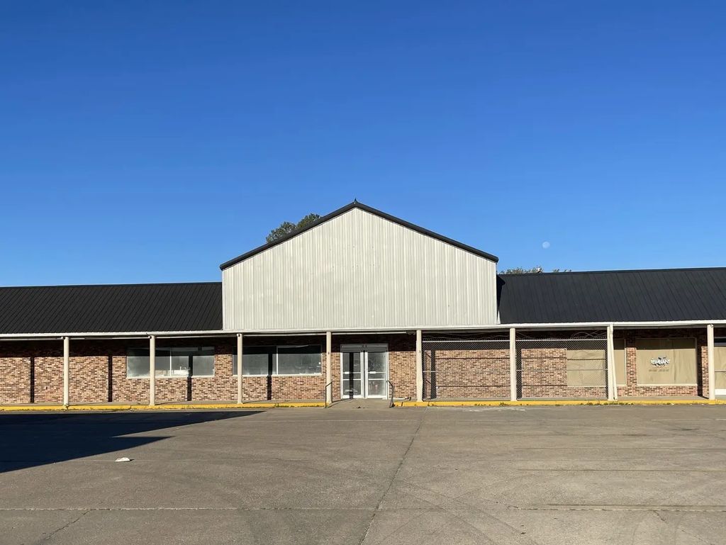 1105 E Randolph Street, McLeansboro