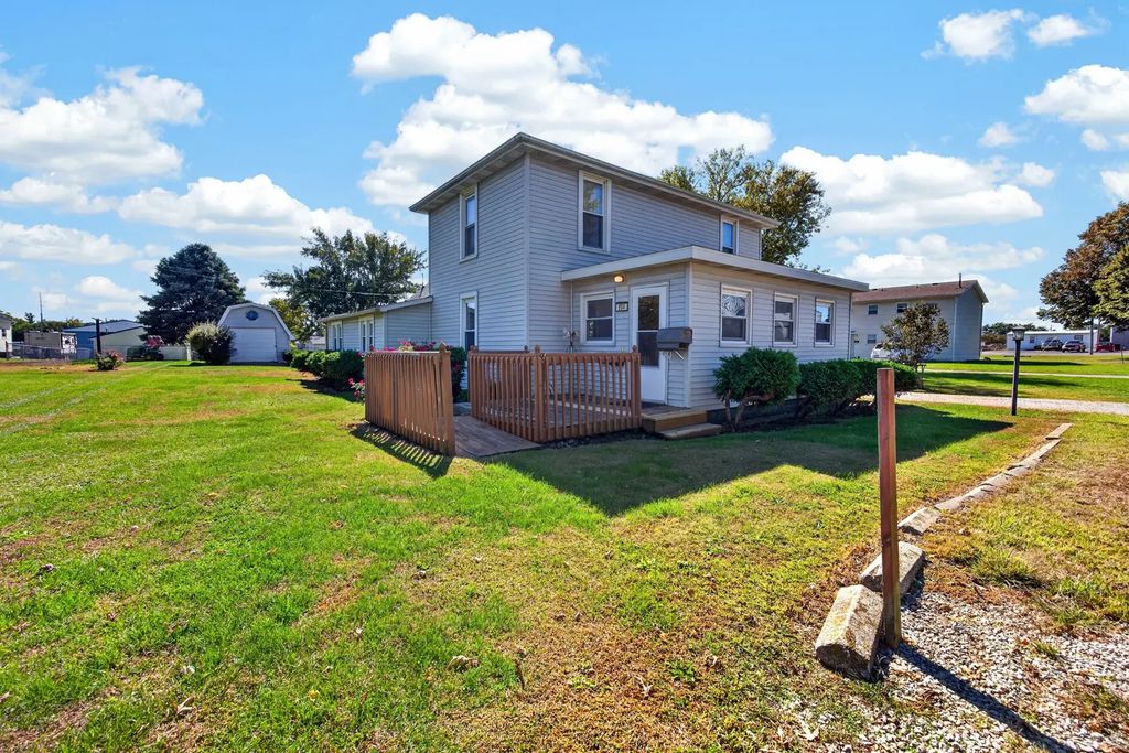 604 W Elm Street, LeRoy