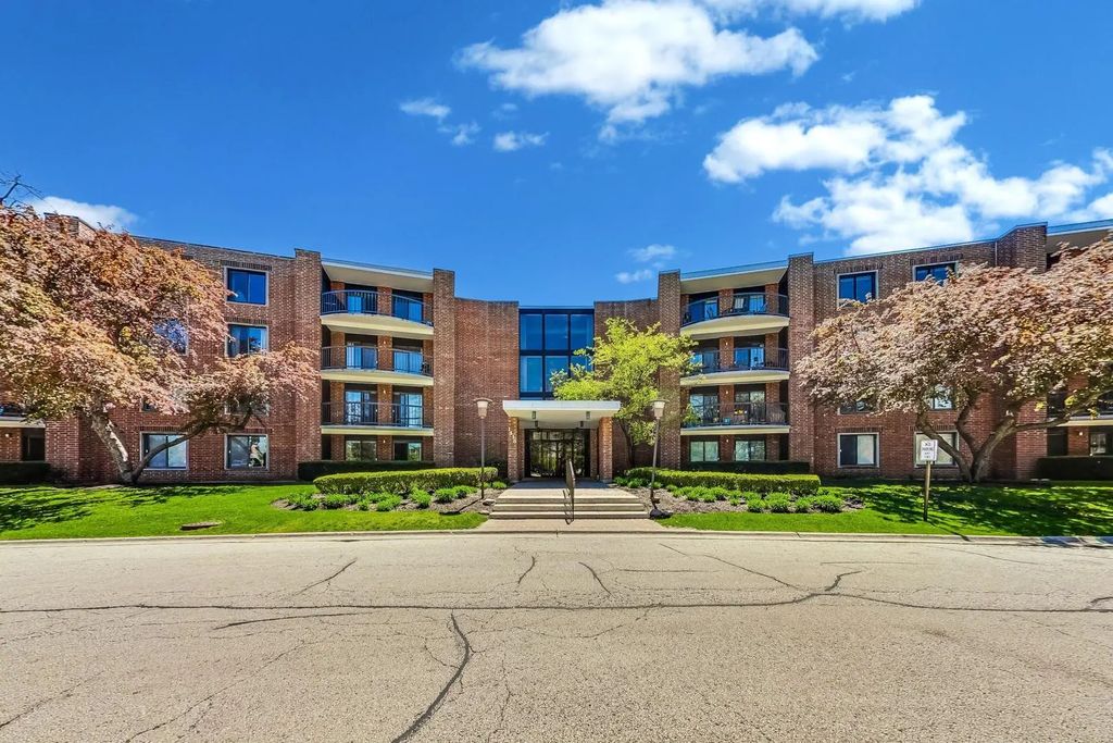 1415 E Central Road 222c, Arlington Heights