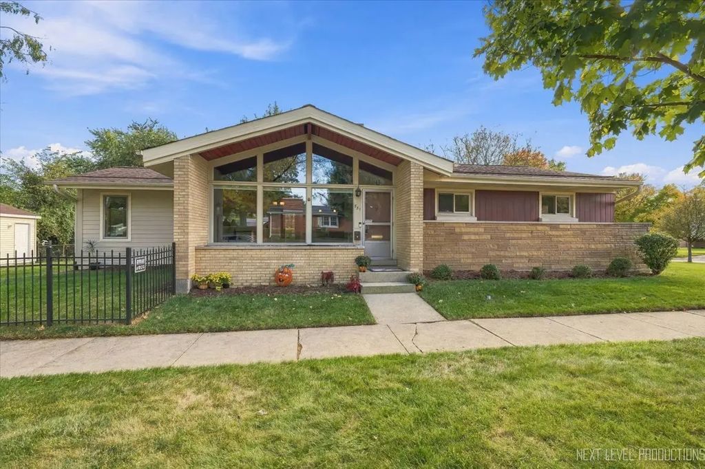 331 E View Street, Lombard
