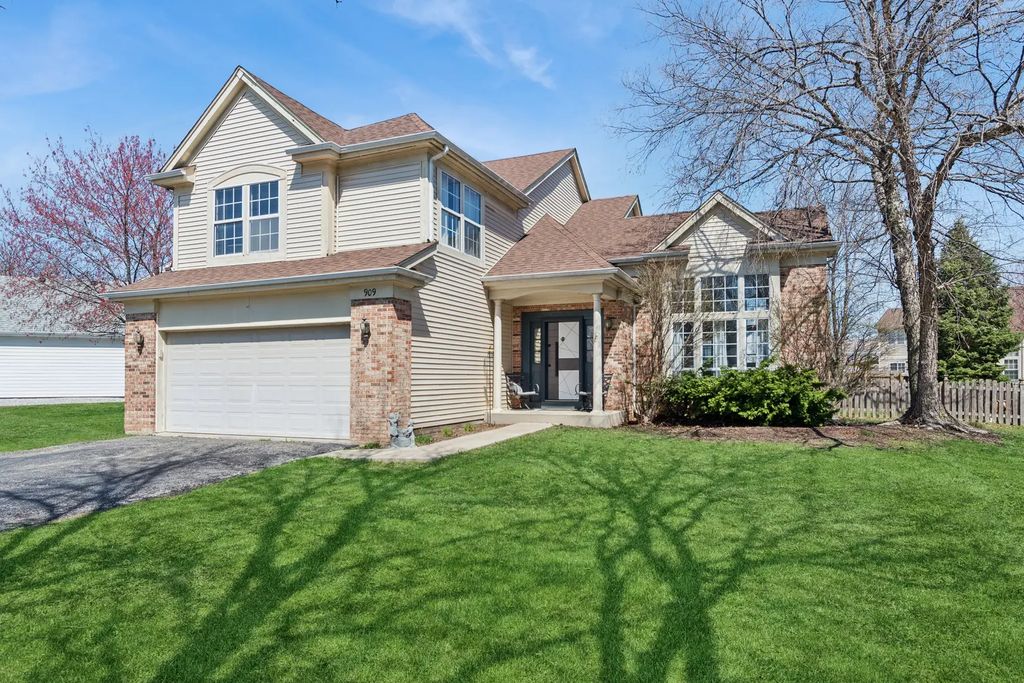 909 Brompton Circle, Bolingbrook