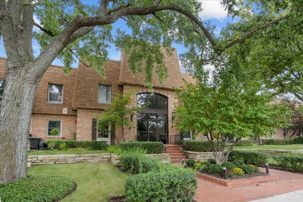 1230 Park Avenue 210, Highland Park, 60035