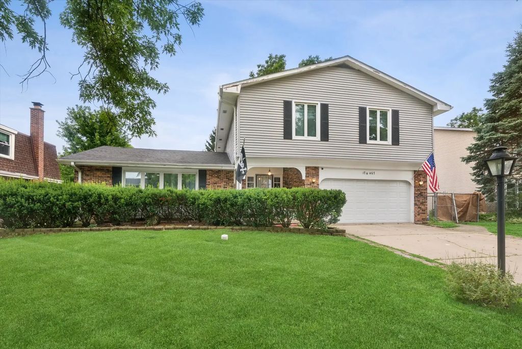 17w467 Portsmouth Drive, Darien