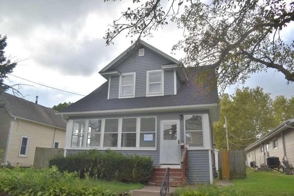 1841 2nd Street, Moline