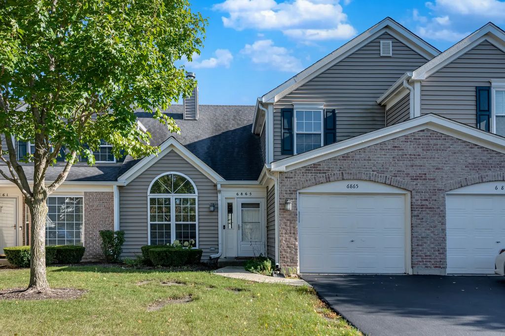 6865 Hampton Circle, Gurnee