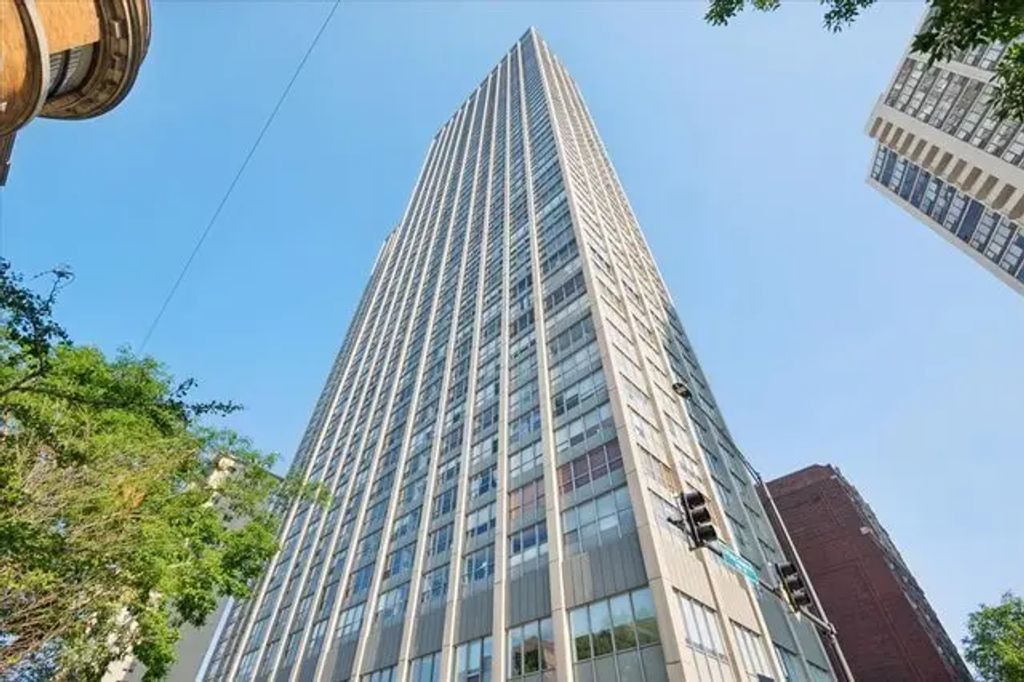 655 W Irving Park Road 1211, Chicago