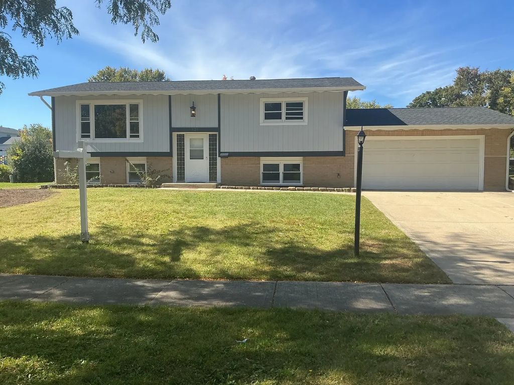 731 Claremont Drive, Downers Grove