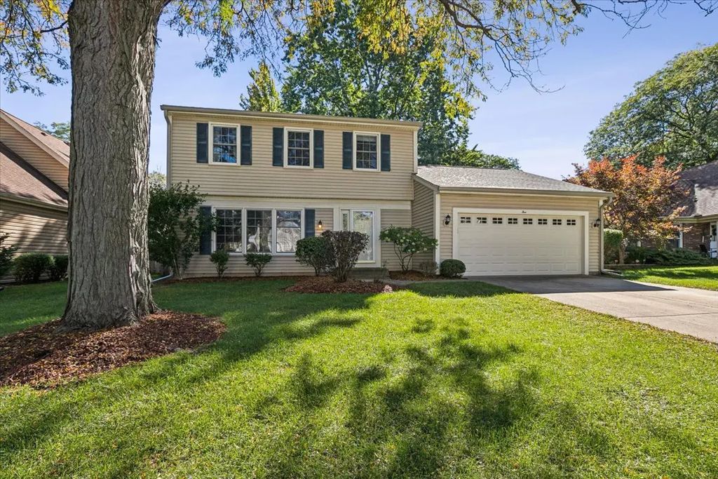 5 Malvern Lane, Vernon Hills