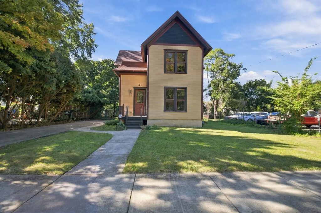 21 S May Street, Aurora