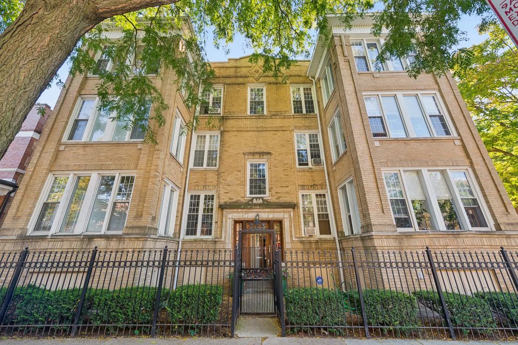2457 W Eastwood Avenue 1, Chicago