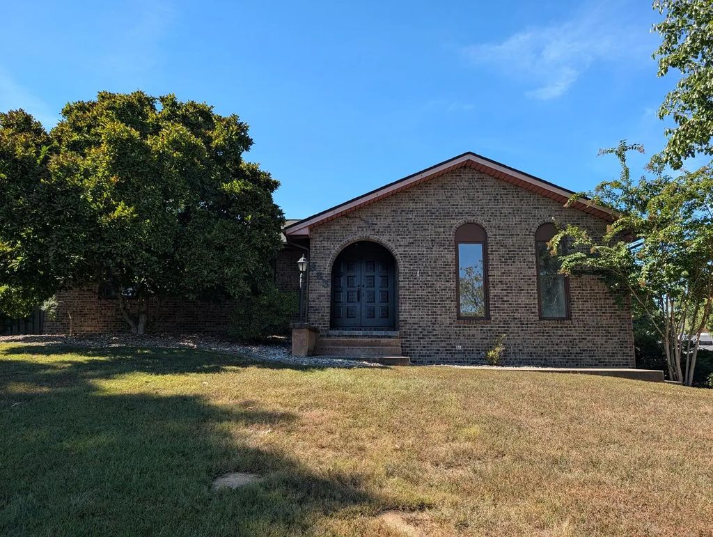 653 N Indian Hill Drive, Herrin
