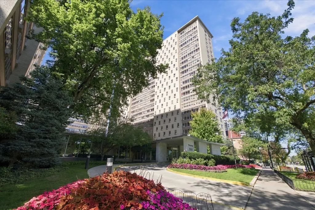 3950 N Lake Shore Drive 1100a, Chicago