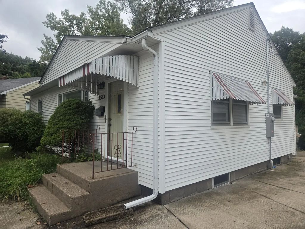 3333 26th Street, Rock Island