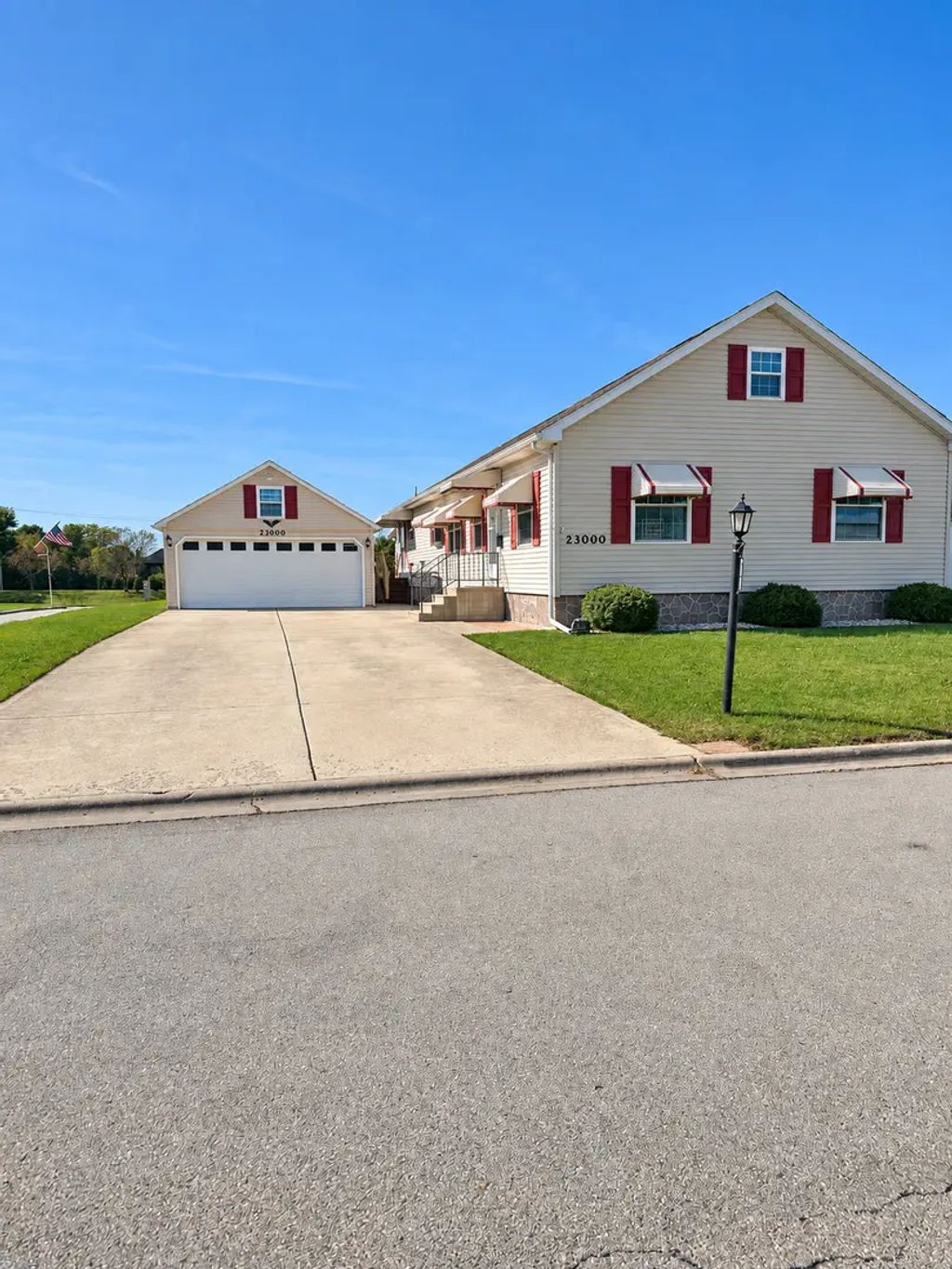 23000 S Pinehurst Drive, Frankfort