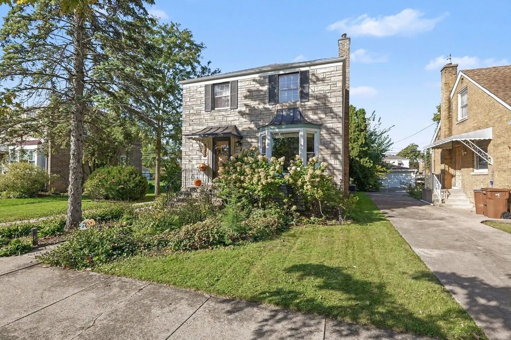 2342 S 3rd Avenue, North Riverside