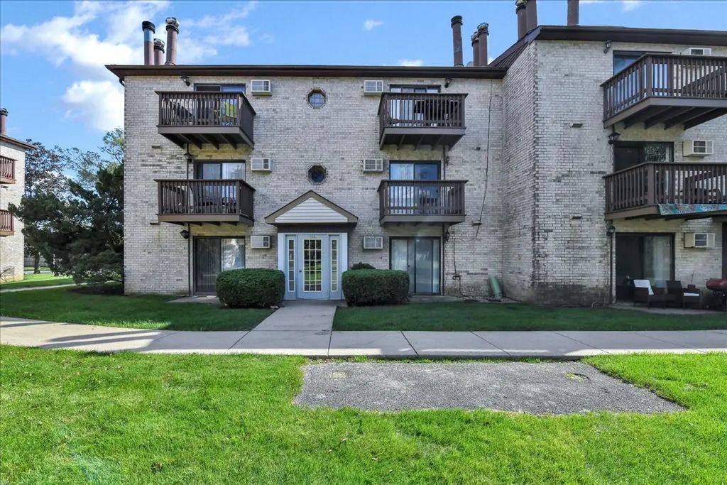 514 E Spruce Drive 2b, Palatine