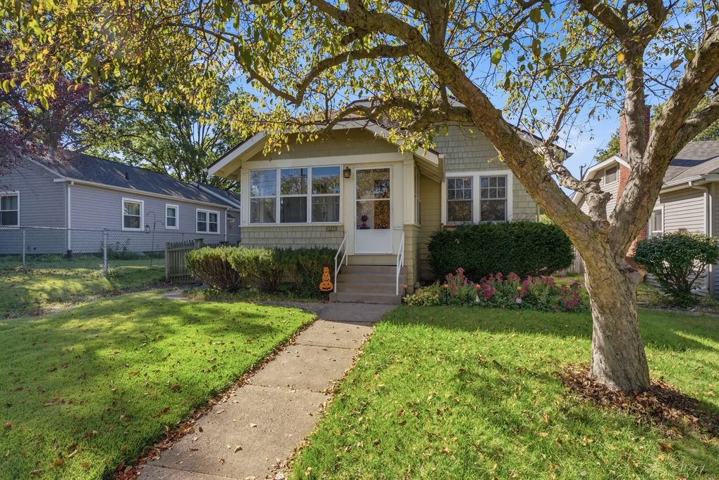 2910 Arlington Avenue, Davenport