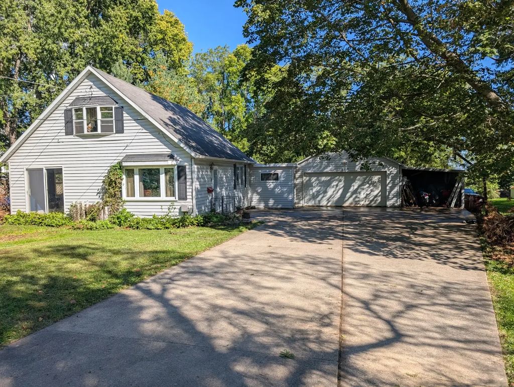 1605 S Carroll Avenue, Freeport