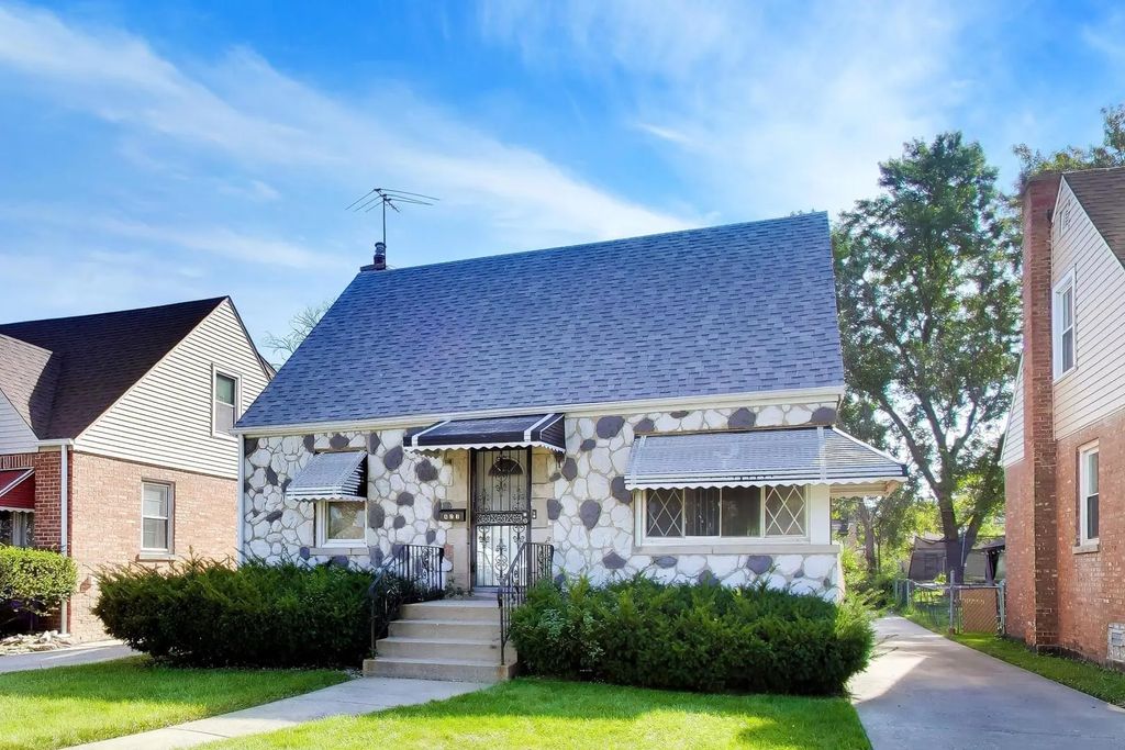 423 Frederick Avenue, Bellwood