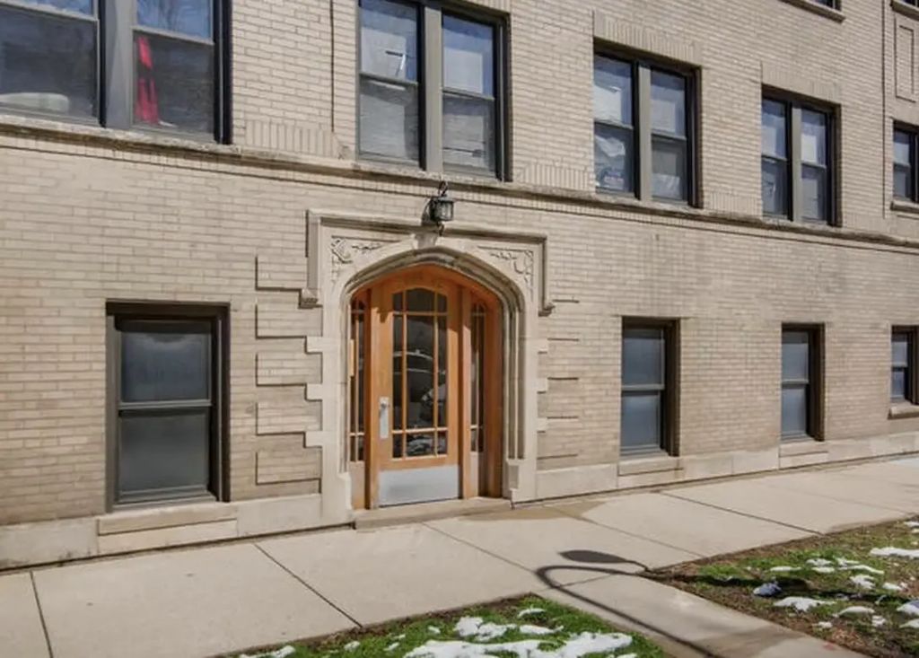 4444 W Gunnison Street 2, Chicago